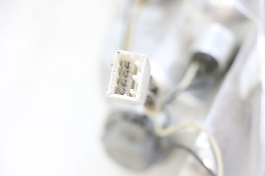 photo de LUZ TRASERA DERECHA PIAGGIO MP3 RL 250 (2007 - 2010)