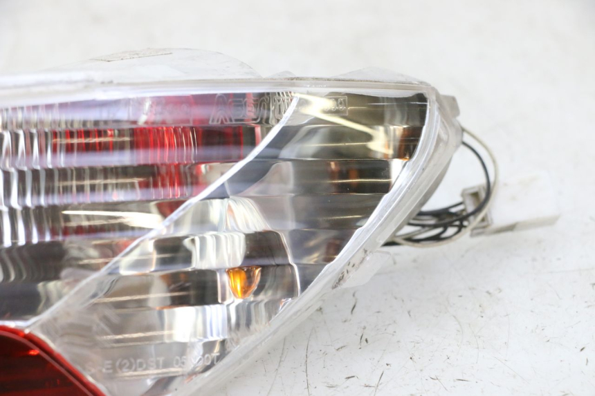 photo de LUZ TRASERA DERECHA PIAGGIO MP3 RL 250 (2007 - 2010)