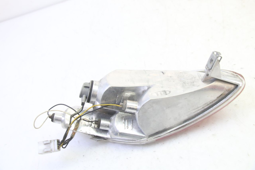 photo de LUZ TRASERA DERECHA PIAGGIO MP3 125 (2006 - 2014)