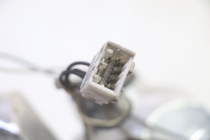 photo de LUZ TRASERA DERECHA PIAGGIO MP3 RL 250 (2007 - 2010)