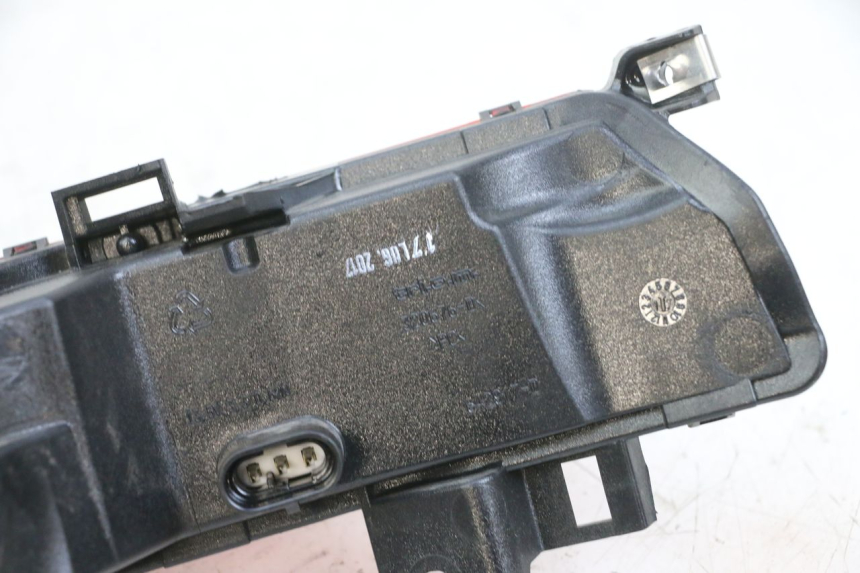 photo de LUZ TRASERA DERECHA PIAGGIO MP3 500 (2016 - 2018) - Recambio usado revisado