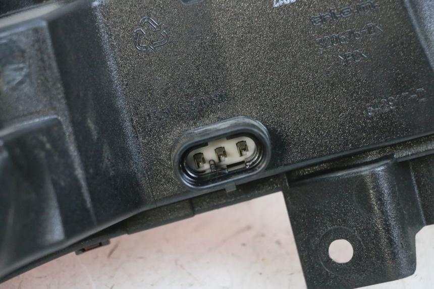 photo de LUZ TRASERA DERECHA PIAGGIO MP3 500 (2016 - 2018) - Marcados y referencias originales