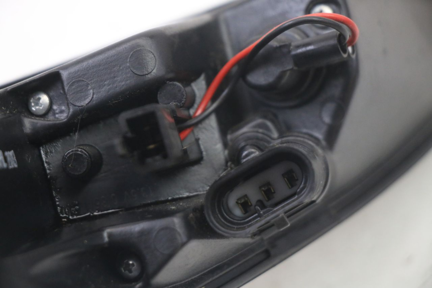 photo de LUZ TRASERA DERECHA PEUGEOT SATELIS 125 (2013 - 2018)