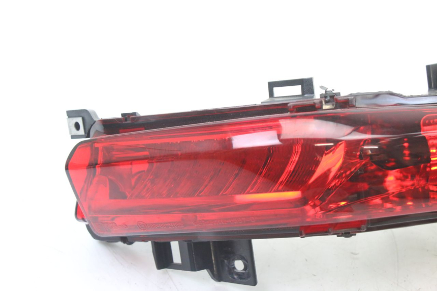 photo de LUZ TRASERA DERECHA PIAGGIO MP3 500 (2014 - 2016)