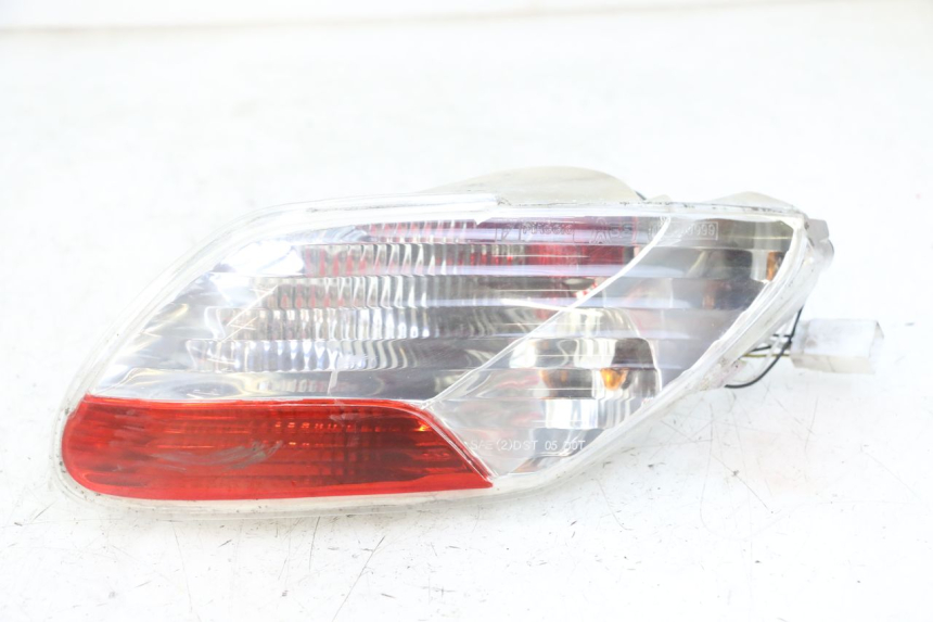 photo de LUZ TRASERA DERECHA PIAGGIO MP3 125 (2006 - 2014)