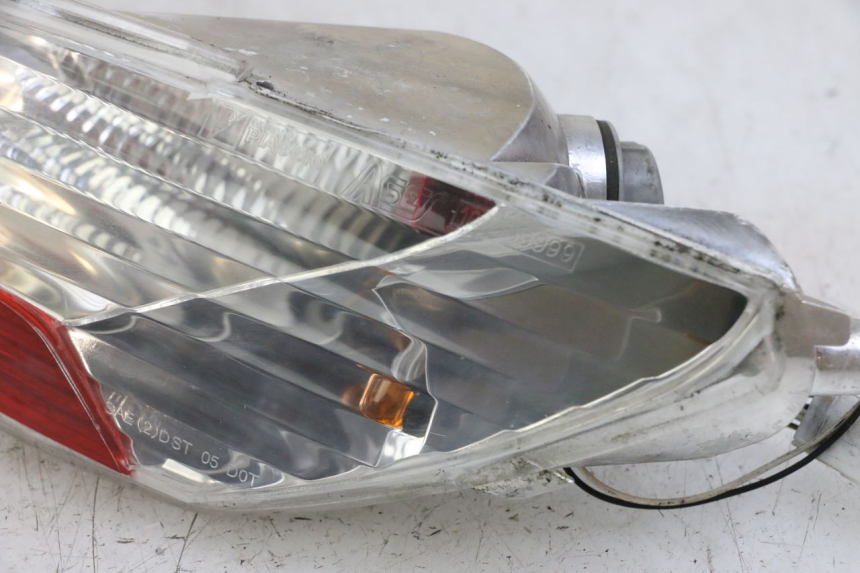photo de LUZ TRASERA DERECHA PIAGGIO MP3 125 (2006 - 2014)