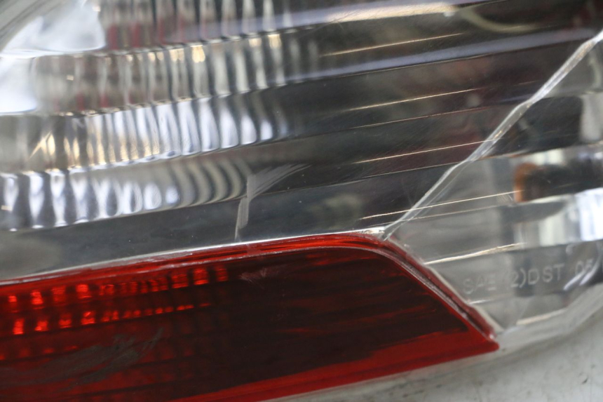 photo de LUZ TRASERA DERECHA PIAGGIO MP3 125 (2006 - 2014)