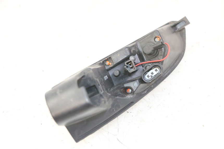 photo de LUZ TRASERA DERECHA PEUGEOT SATELIS 125 (2013 - 2018)