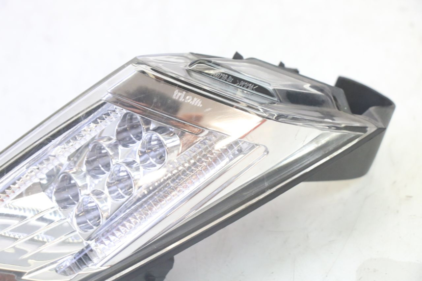 photo de LUZ TRASERA DERECHA PEUGEOT SATELIS 125 (2013 - 2018)