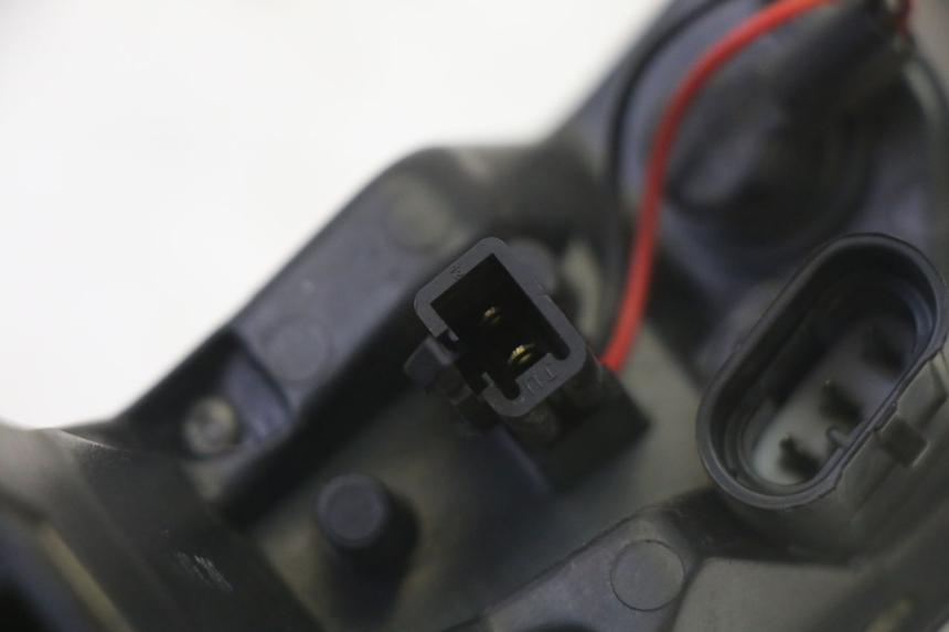 photo de LUZ TRASERA DERECHA PEUGEOT SATELIS 125 (2013 - 2018)