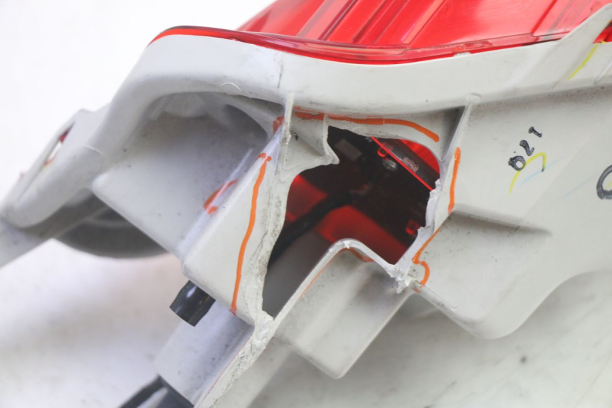 photo de LUZ TRASERA DERECHA YAMAHA TRICITY 300 (2020 - 2024) - Vista general del producto