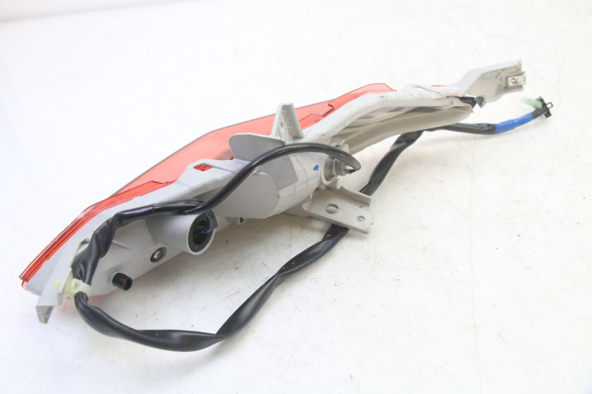 photo de LUZ TRASERA DERECHA YAMAHA XMAX X-MAX 125 (2021 - 2025)