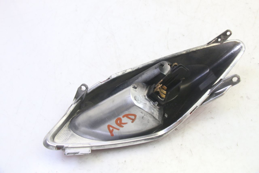 photo de FARO TRASERO DERECHO YAMAHA X-MAX XMAX 250 (2006 - 2009)