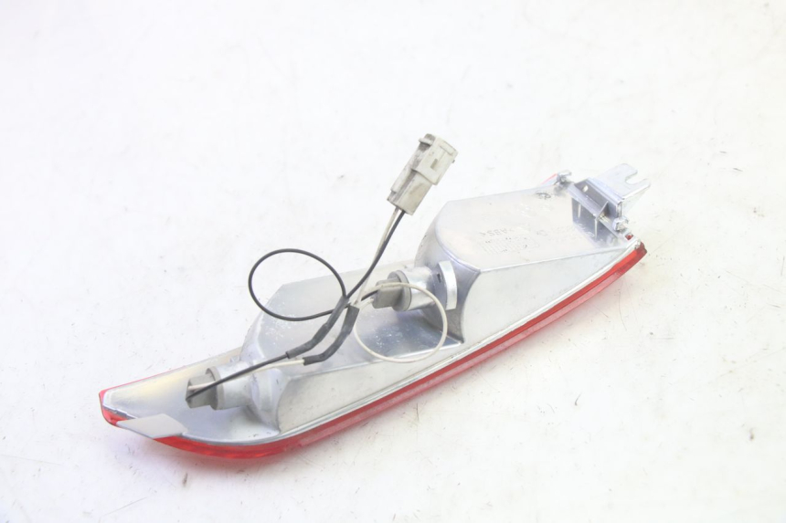 photo de LUZ TRASERA DERECHA PIAGGIO XEVO - X EVO 125 (2007 - 2016) - Otra perspectiva