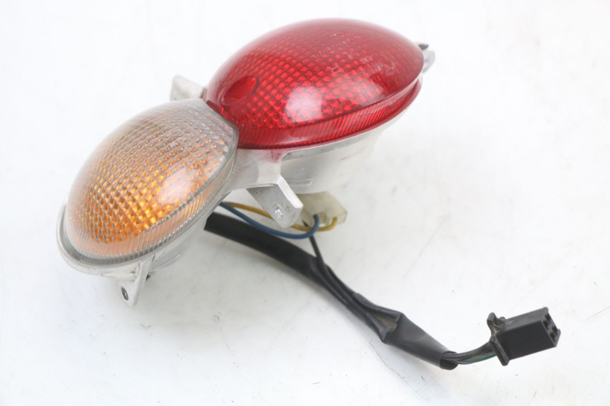 photo de LUZ TRASERA DERECHA YAMAHA YP MAJESTY 125 (2002 - 2006)