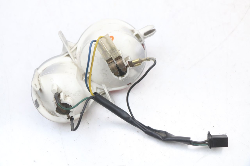 photo de LUZ TRASERA DERECHA YAMAHA YP MAJESTY 125 (2002 - 2006)