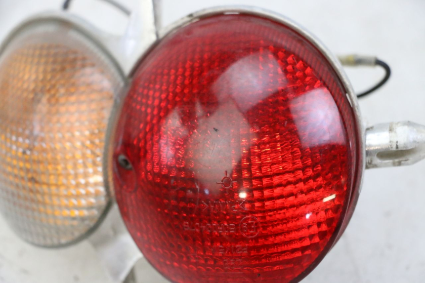 photo de LUZ TRASERA DERECHA YAMAHA YP MAJESTY 125 (2002 - 2006)