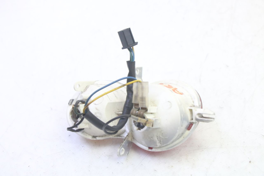 photo de LUZ TRASERA DERECHA YAMAHA YP MAJESTY 125 (2002 - 2006) - Otra perspectiva