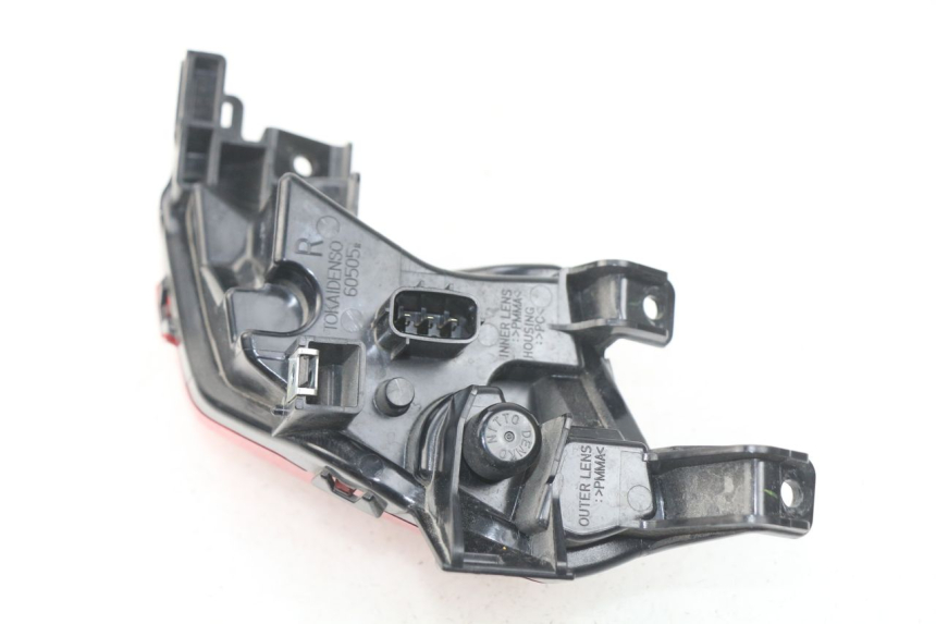 photo de LUZ TRASERA DERECHA YAMAHA YP T-MAX TMAX 530 (2017 - 2020)