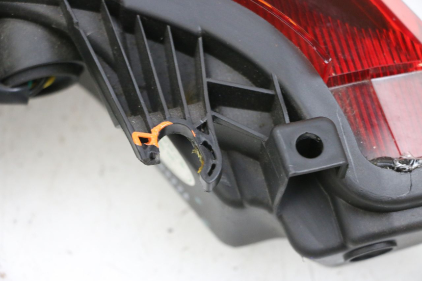 photo de LUZ TRASERA SEGWAY NINEBOT E125S 1 (2022 - 2026) - Estado de la superficie y material