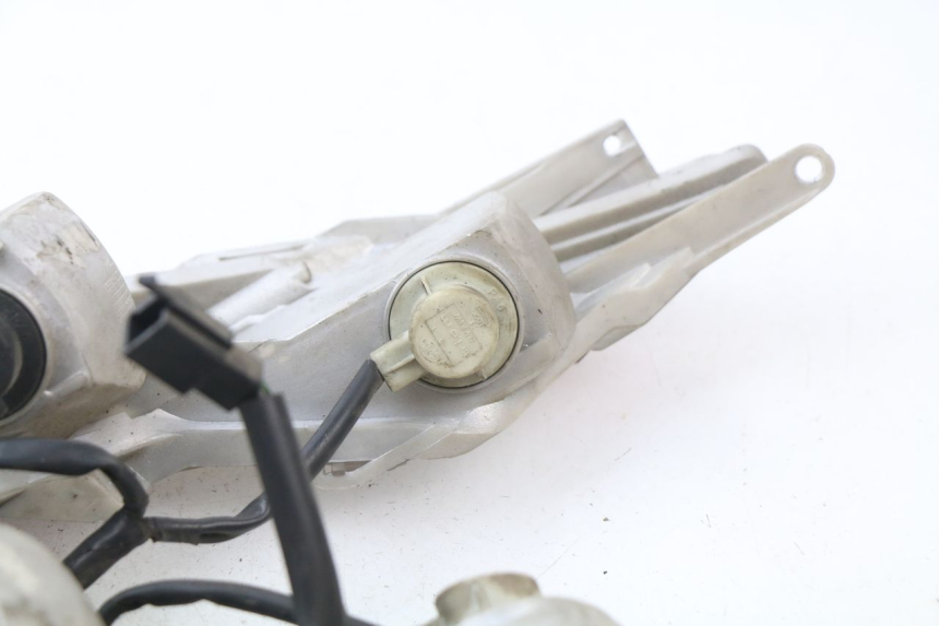 photo de LUZ TRASERA HONDA FES PANTHEON 125 (2003 - 2007)