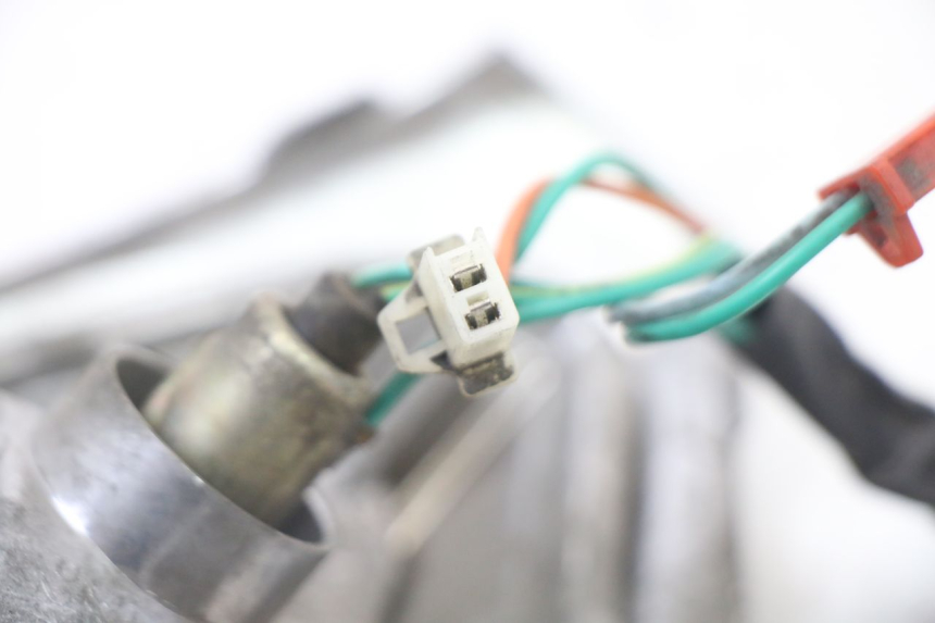 photo de LUZ TRASERA SYM FIDDLE 3 III 125 (2014 - 2020) - Estado de la superficie y material