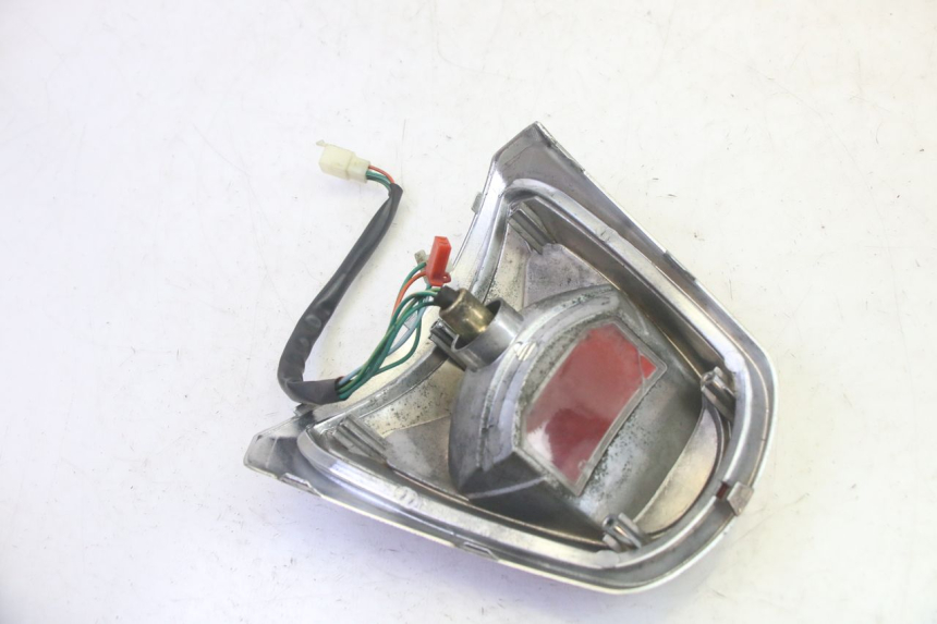 photo de LUZ TRASERA SYM FIDDLE 3 III 125 (2014 - 2020) - Primer plano técnico