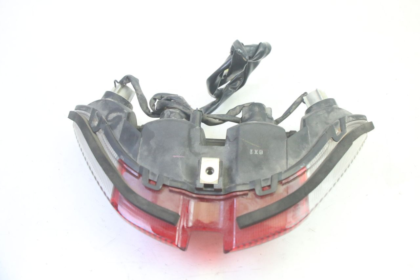 photo de LUZ TRASERA YAMAHA FJR ABS 1300 (2006 - 2012) - Detalles de los puntos de fijación
