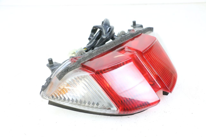 photo de LUZ TRASERA YAMAHA FJR ABS 1300 (2006 - 2012) - Detalles de los puntos de fijación