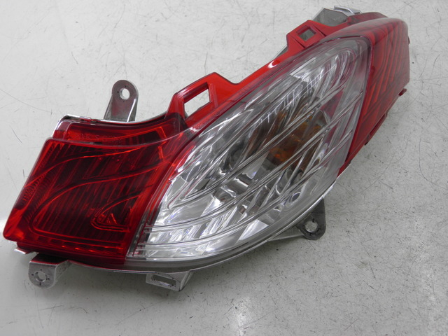 photo de LUZ TRASERA IZQUIERDA HONDA FES S-WING SWING 125 (2007 - 2015)