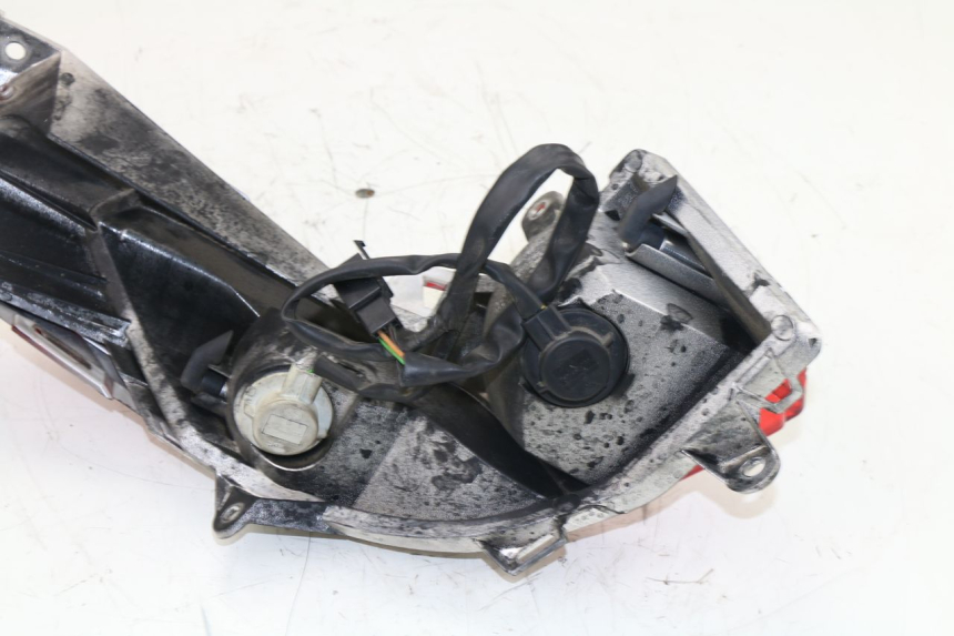 photo de LUZ TRASERA IZQUIERDA HONDA FES S-WING SWING 125 (2007 - 2015)