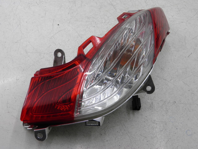 photo de LUZ TRASERA IZQUIERDA HONDA FES S-WING SWING ABS 125 (2007 - 2015)