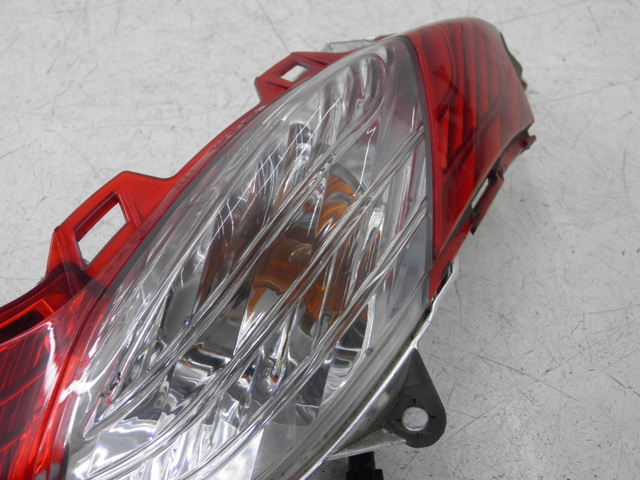 photo de LUZ TRASERA IZQUIERDA HONDA FES S-WING SWING ABS 125 (2007 - 2015)