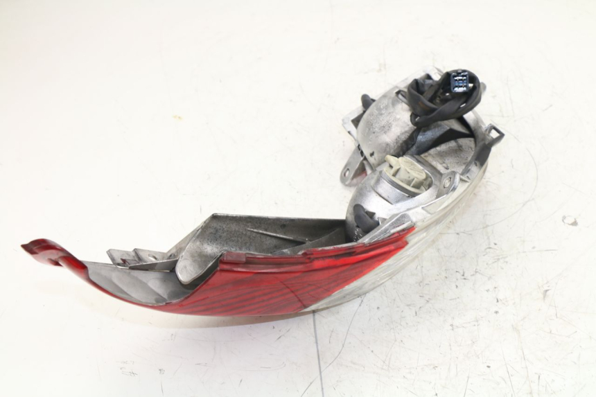 photo de LUZ TRASERA IZQUIERDA HONDA FES S-WING SWING ABS 125 (2007 - 2015)