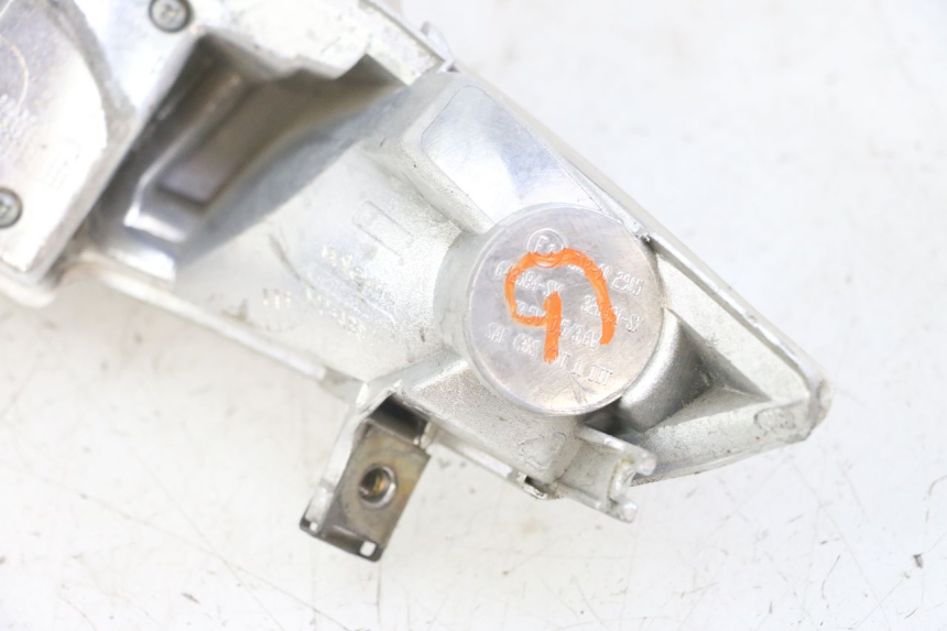 photo de LUZ TRASERA IZQUIERDA PIAGGIO IE MP3 YOURBAN 300 (2011 - 2016)