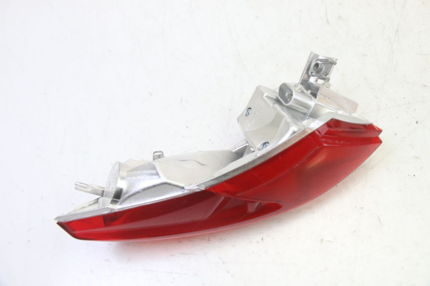 photo de LUZ TRASERA IZQUIERDA PIAGGIO MP3 HPE 310 (2024 - 2025)