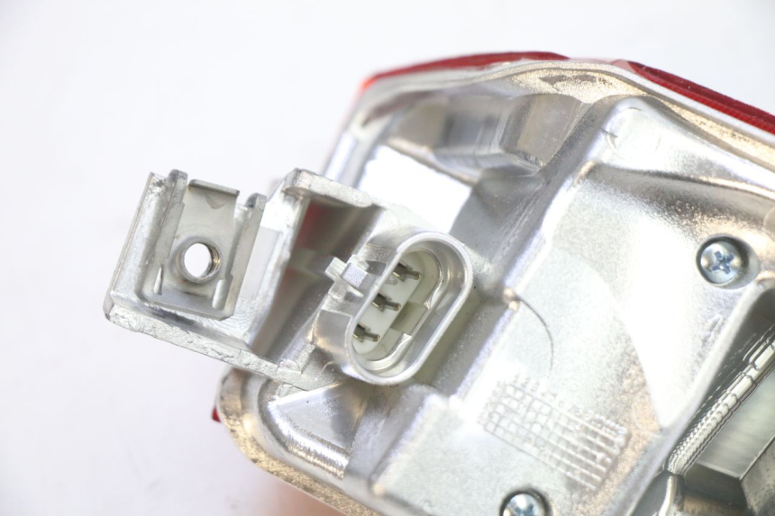 photo de LUZ TRASERA IZQUIERDA PIAGGIO MP3 HPE 310 (2024 - 2025)