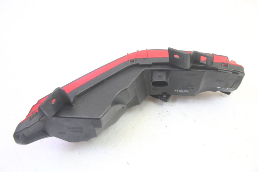 photo de LUZ TRASERA IZQUIERDA PIAGGIO MP3 HPE 350 (2018 - 2020) - Otra perspectiva