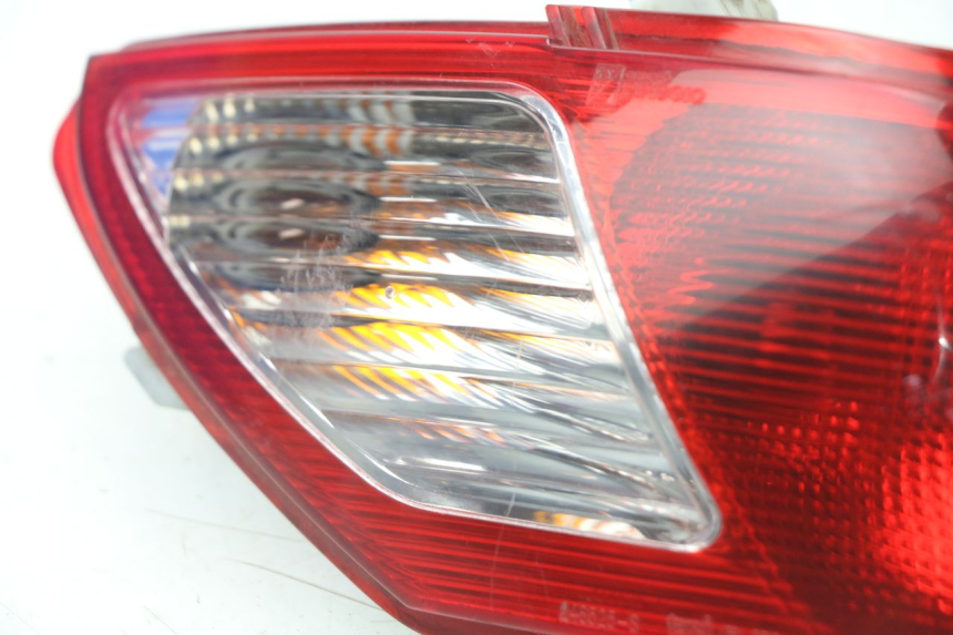 photo de LUZ TRASERA IZQUIERDA PIAGGIO MP3 LT 300 (2010 - 2016)