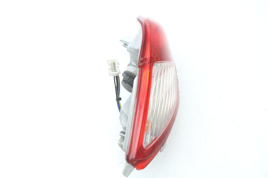 photo de LUZ TRASERA IZQUIERDA PIAGGIO MP3 LT 300 (2010 - 2016)