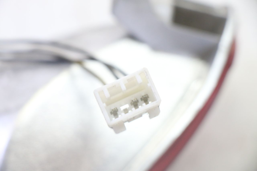 photo de LUZ TRASERA IZQUIERDA PIAGGIO MP3 LT 300 (2010 - 2016)