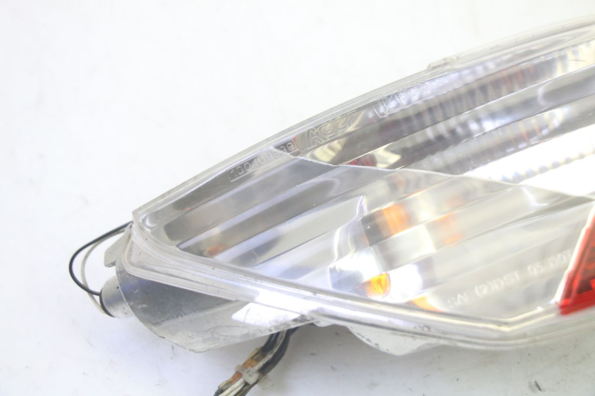 photo de FARO TRASERO IZQUIERDO PIAGGIO MP3 LT 400 (2007 - 2012) - Detalle de la pieza