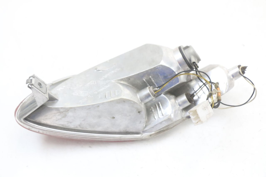 photo de LUZ TRASERA IZQUIERDA PIAGGIO MP3 125 (2006 - 2014)