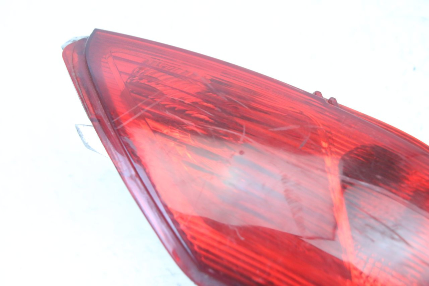 photo de FARO TRASERO IZQUIERDO PIAGGIO MP3 500 (2011 - 2015)