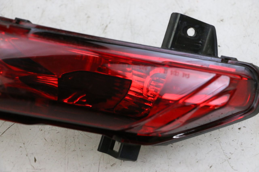 photo de LUZ TRASERA IZQUIERDA PIAGGIO MP3 500 (2014 - 2016)