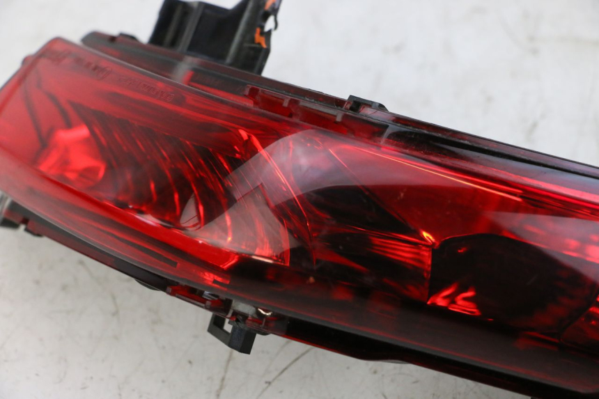 photo de LUZ TRASERA IZQUIERDA PIAGGIO MP3 500 (2014 - 2016)