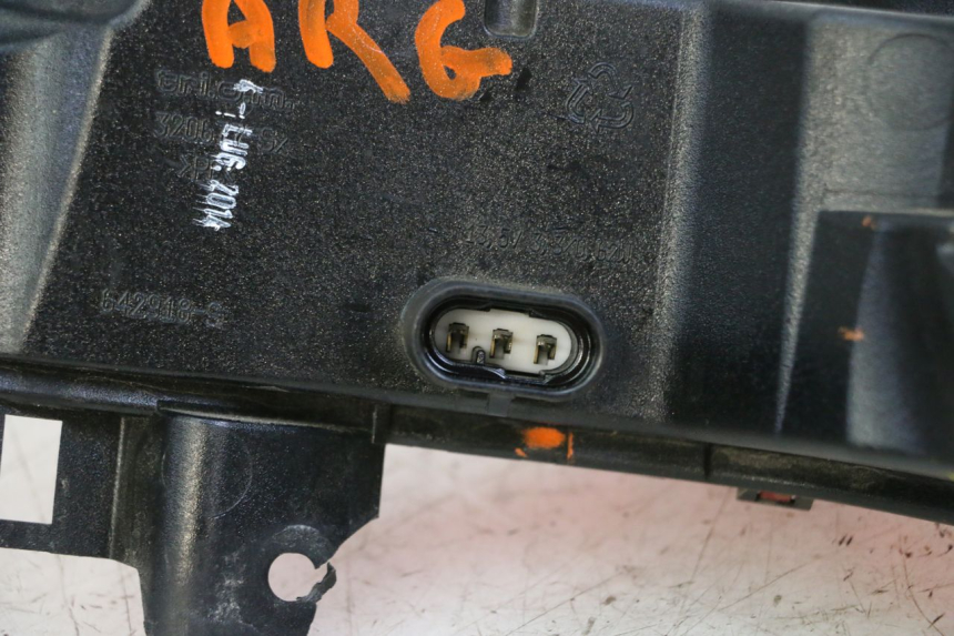 photo de LUZ TRASERA IZQUIERDA PIAGGIO MP3 500 (2014 - 2016)