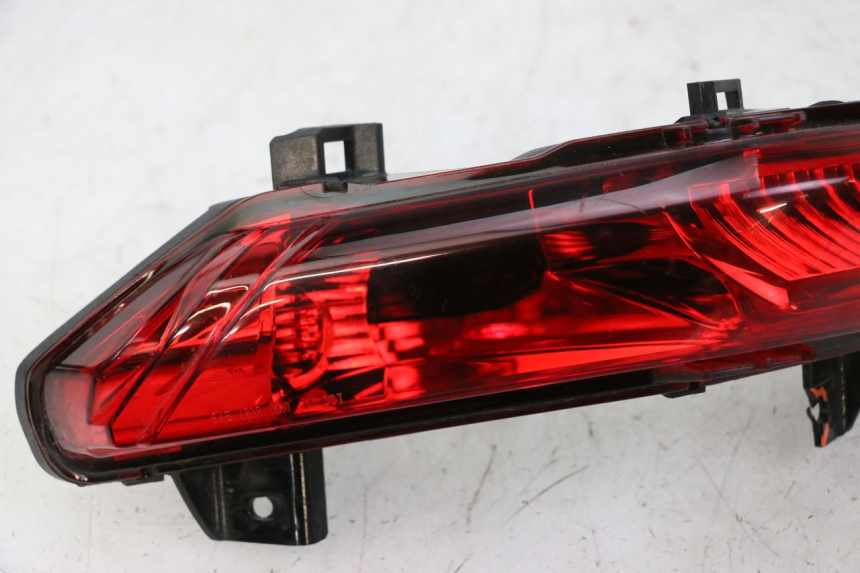 photo de LUZ TRASERA IZQUIERDA PIAGGIO MP3 500 (2014 - 2016)