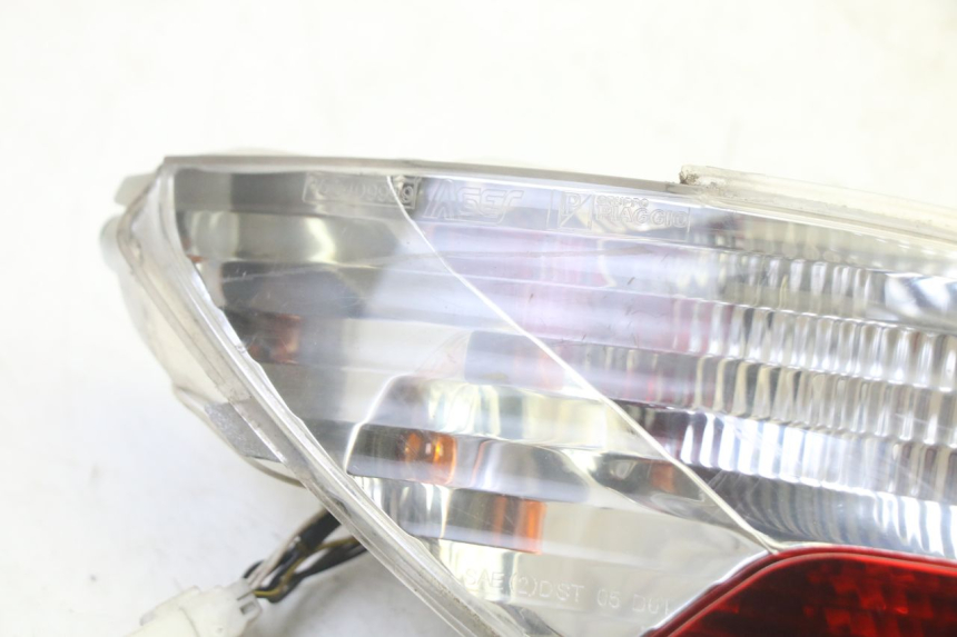 photo de LUZ TRASERA IZQUIERDA PIAGGIO MP3 125 (2006 - 2014)