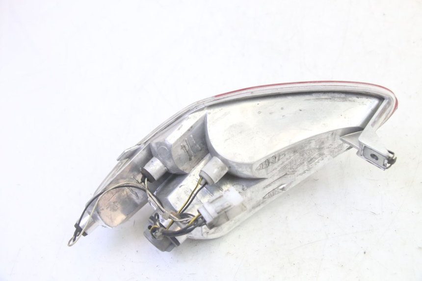 photo de LUZ TRASERA IZQUIERDA PIAGGIO MP3 RL 250 (2007 - 2010)